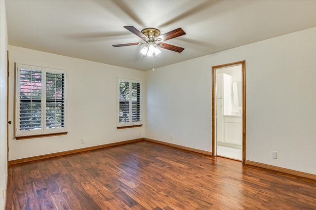 11210 Deadoak LN, Austin, TX 78759