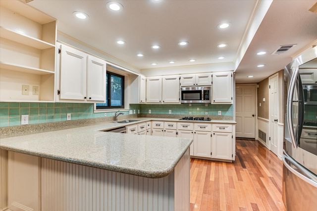 11210 Deadoak LN, Austin, TX 78759