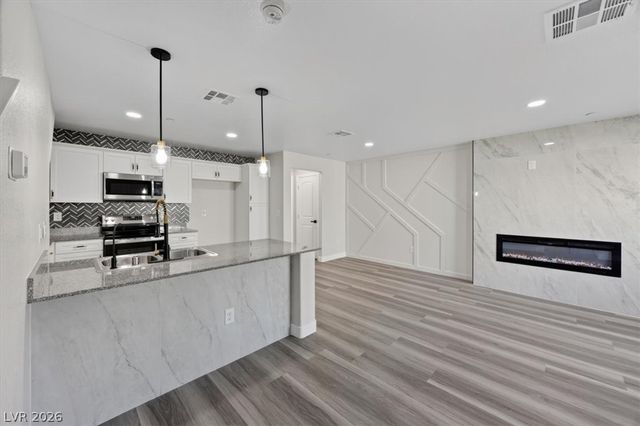 6811 Sage Gold Court, North Las Vegas, NV 89086