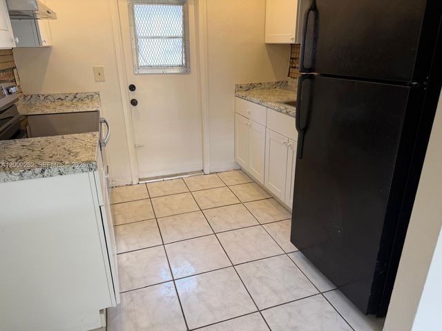 728 SW 7th St 1-2, Hallandale Beach, FL 33009