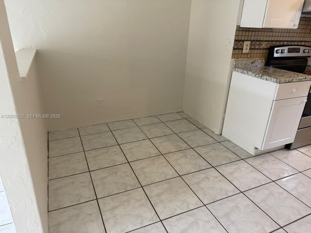 728 SW 7th St 1-2, Hallandale Beach, FL 33009