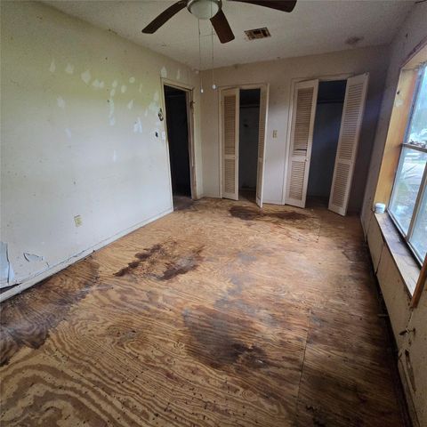 1471 Private Road 652, Sargent, TX 77414