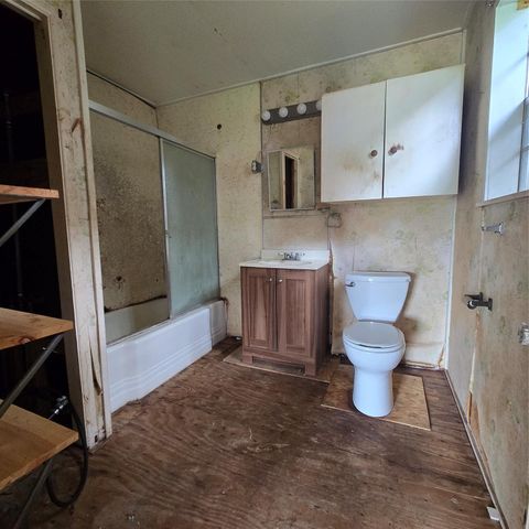 1471 Private Road 652, Sargent, TX 77414