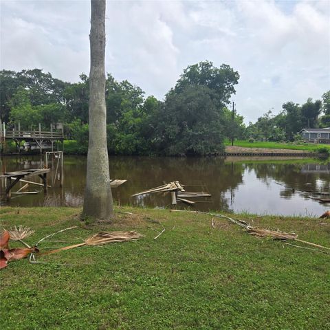 1471 Private Road 652, Sargent, TX 77414