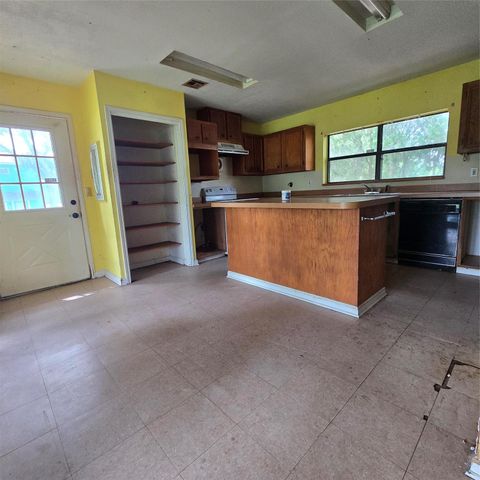 1471 Private Road 652, Sargent, TX 77414