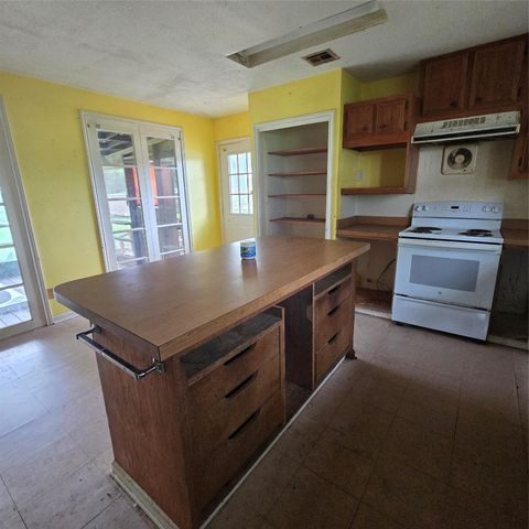 1471 Private Road 652, Sargent, TX 77414