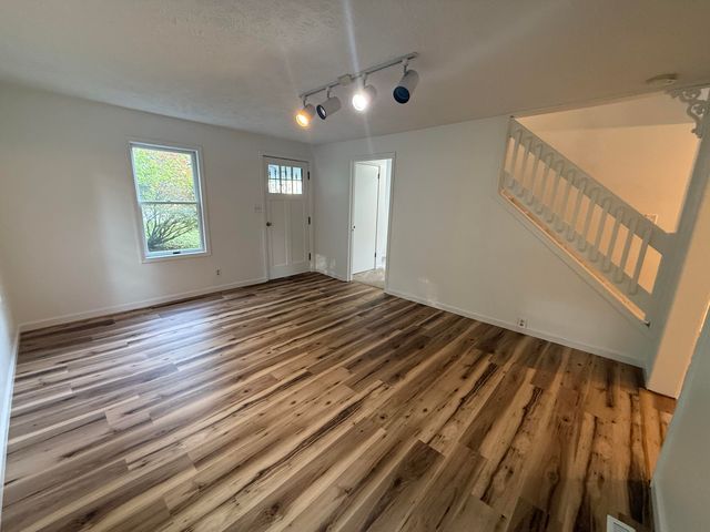 236 W Nelson Street, Hastings, MI 49058