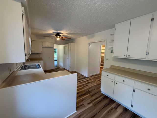 236 W Nelson Street, Hastings, MI 49058