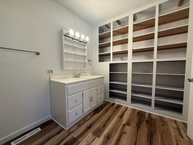 236 W Nelson Street, Hastings, MI 49058