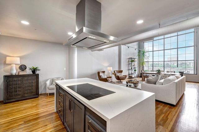 1025 S Shepherd Drive 305, Houston, TX 77019