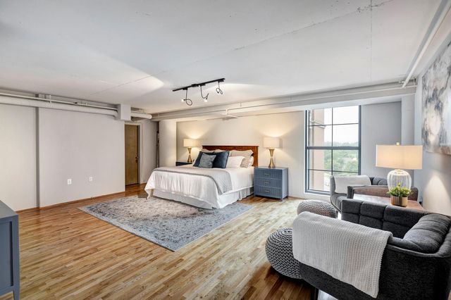 1025 S Shepherd Drive 305, Houston, TX 77019