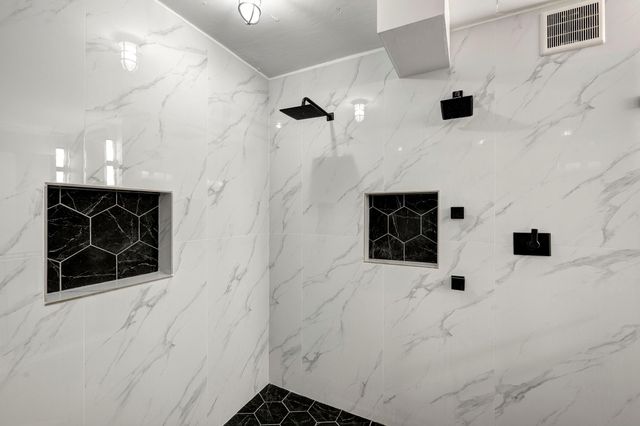 1025 S Shepherd Drive 305, Houston, TX 77019