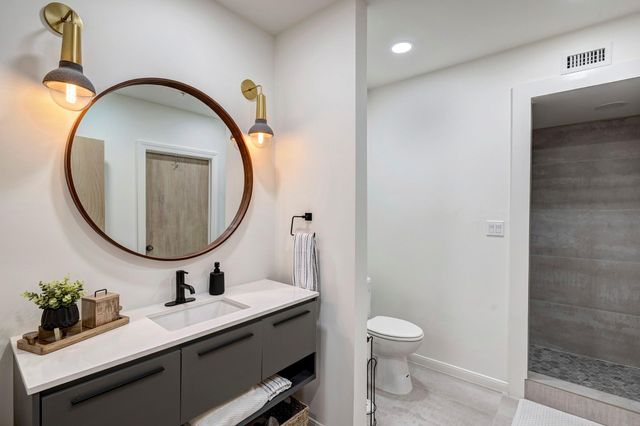 1025 S Shepherd Drive 305, Houston, TX 77019