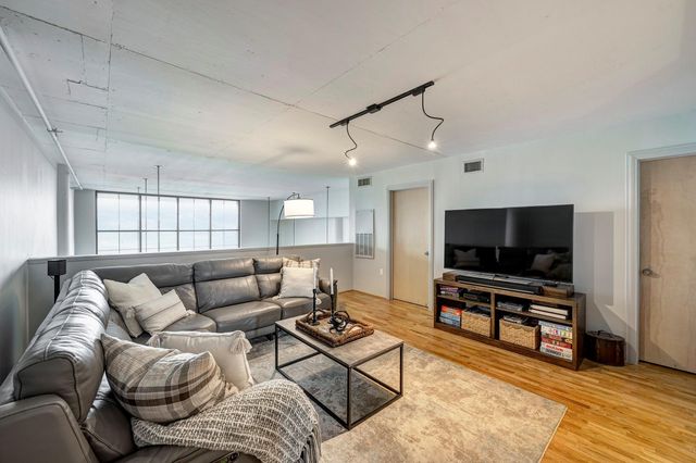 1025 S Shepherd Drive 305, Houston, TX 77019