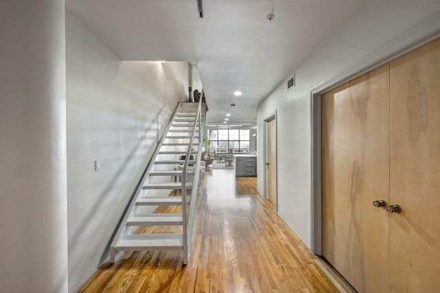 1025 S Shepherd Drive 305, Houston, TX 77019