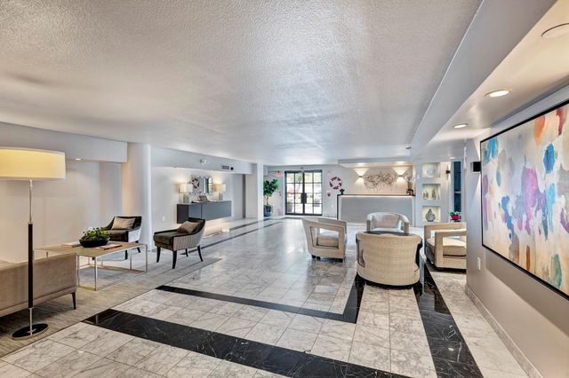 1025 S Shepherd Drive 305, Houston, TX 77019