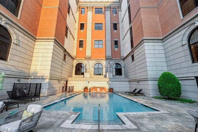 1025 S Shepherd Drive 305, Houston, TX 77019