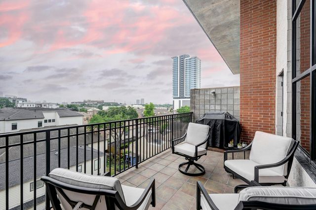 1025 S Shepherd Drive 305, Houston, TX 77019