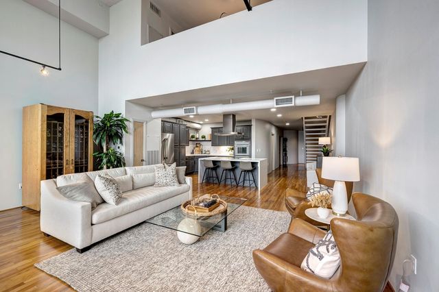 1025 S Shepherd Drive 305, Houston, TX 77019