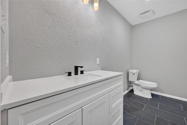 2760 Hollandale Lane, Farmers Branch, TX 75234