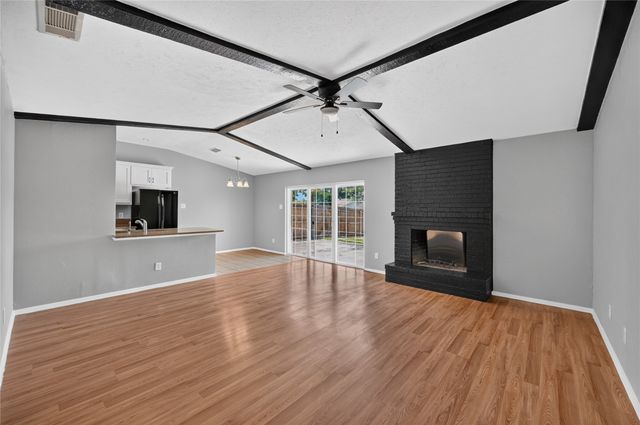 2760 Hollandale Lane, Farmers Branch, TX 75234