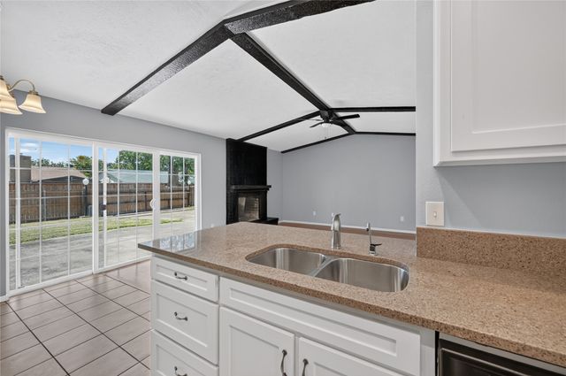 2760 Hollandale Lane, Farmers Branch, TX 75234