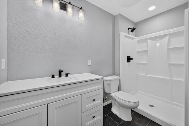2760 Hollandale Lane, Farmers Branch, TX 75234