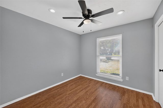 2760 Hollandale Lane, Farmers Branch, TX 75234