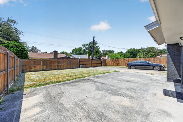 2760 Hollandale Lane, Farmers Branch, TX 75234