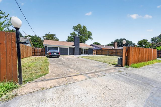 2760 Hollandale Lane, Farmers Branch, TX 75234