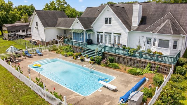2236 New Hope Rd, Hendersonville, TN 37075