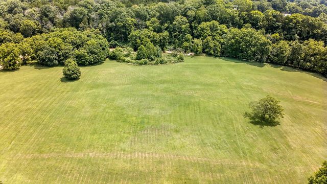 2236 New Hope Rd, Hendersonville, TN 37075