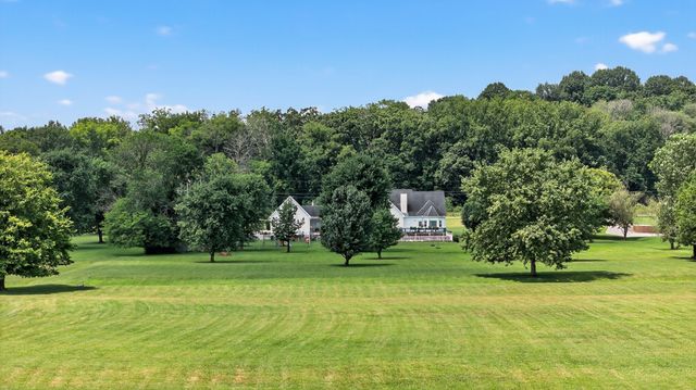 2236 New Hope Rd, Hendersonville, TN 37075