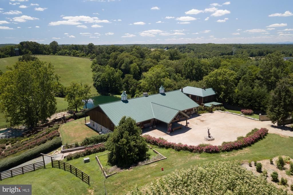 240 STONELEIGH RD, Palmyra, VA 22963