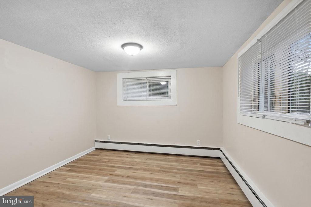 1241 CLAYTON RD, Williamstown, NJ 08094