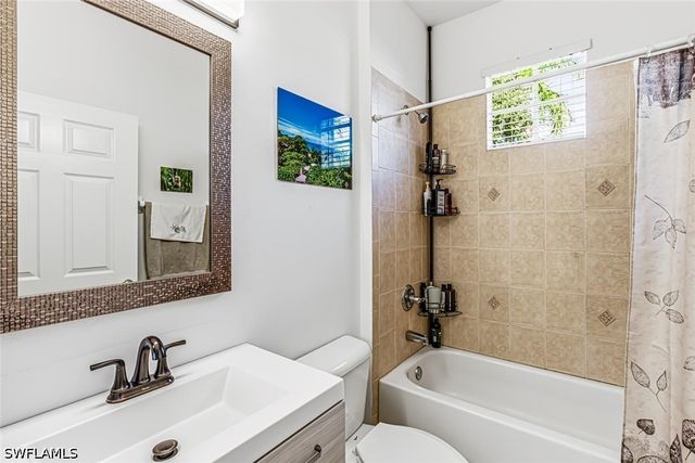 14165 Winchester CT 204, Naples, FL 34114