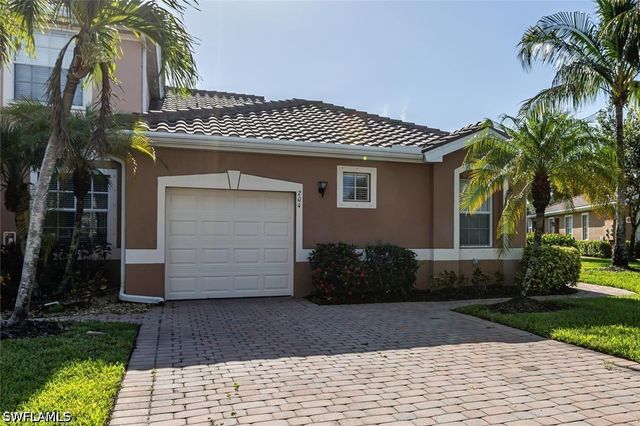 14165 Winchester CT 204, Naples, FL 34114