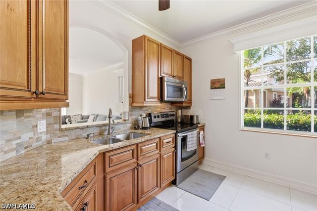 14165 Winchester CT 204, Naples, FL 34114