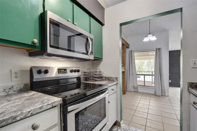 1705 Crossing PL A109, Austin, TX 78741
