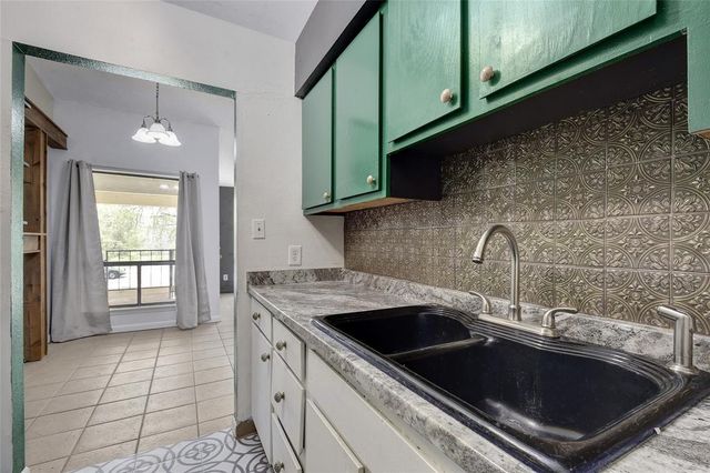 1705 Crossing PL A109, Austin, TX 78741