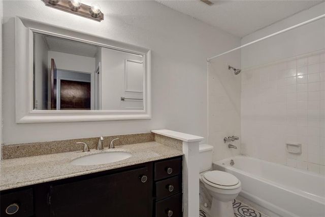 1705 Crossing PL A109, Austin, TX 78741