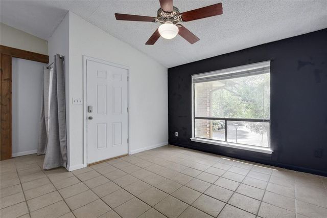 1705 Crossing PL A109, Austin, TX 78741