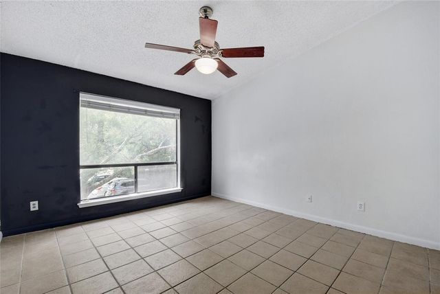 1705 Crossing PL A109, Austin, TX 78741
