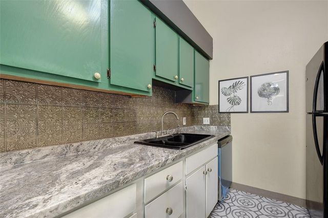 1705 Crossing PL A109, Austin, TX 78741