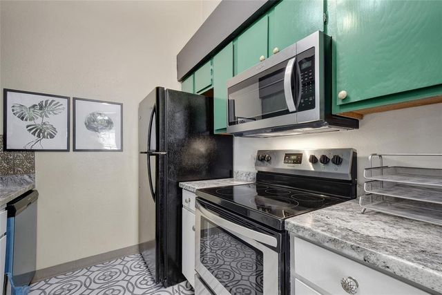 1705 Crossing PL A109, Austin, TX 78741