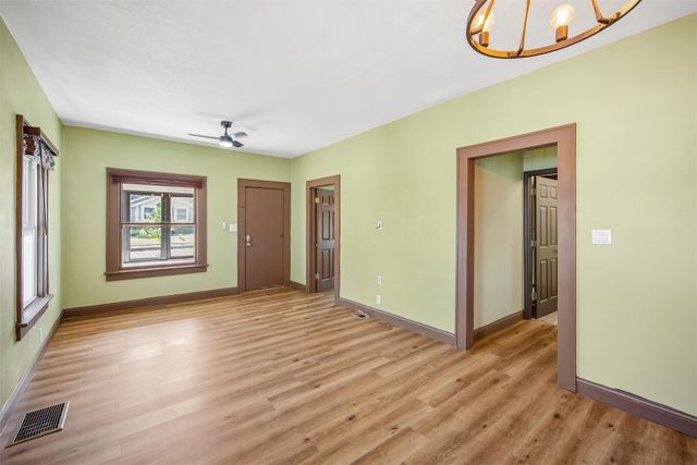 3220 SW 13th Street, Des Moines, IA 50321