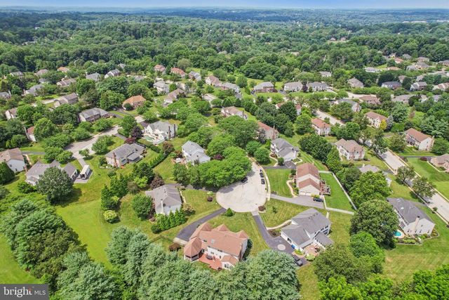 8 HEATHERSTONE WAY, Thornton, PA 19373