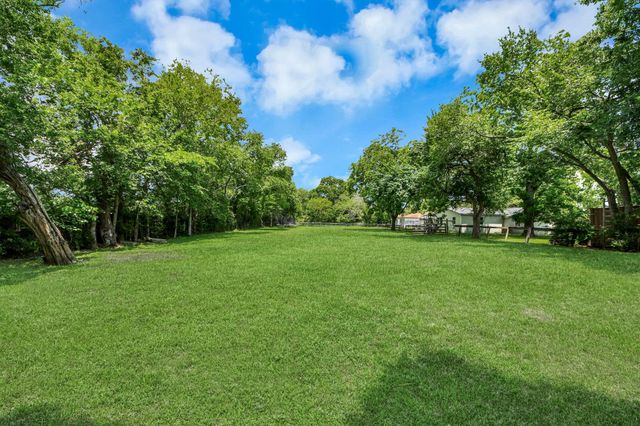 3603 Crosby Cedar Bayou Road, Baytown, TX 77521