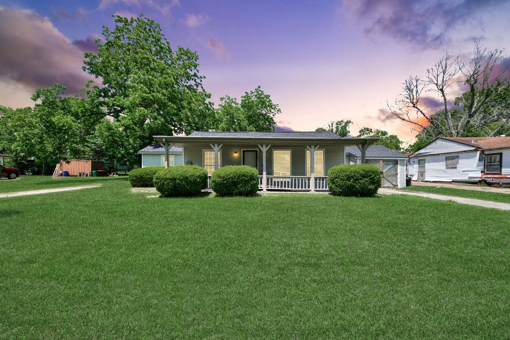 3603 Crosby Cedar Bayou Road, Baytown, TX 77521