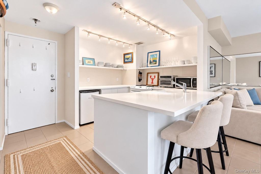 100 W Broadway 4N, Long Beach, NY 11561 — photo 2